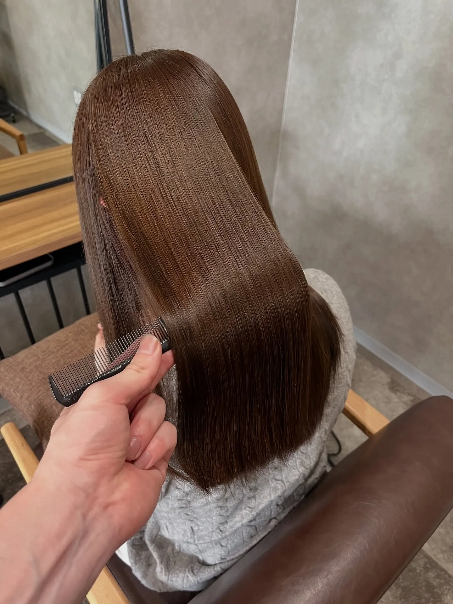 滋賀県栗東市にある、髪質改善と縮毛矯正に特化した美容室Com...