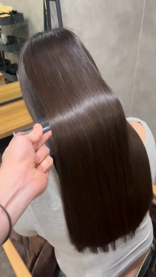 美髪矯正で憧れのツヤ髪に☺︎