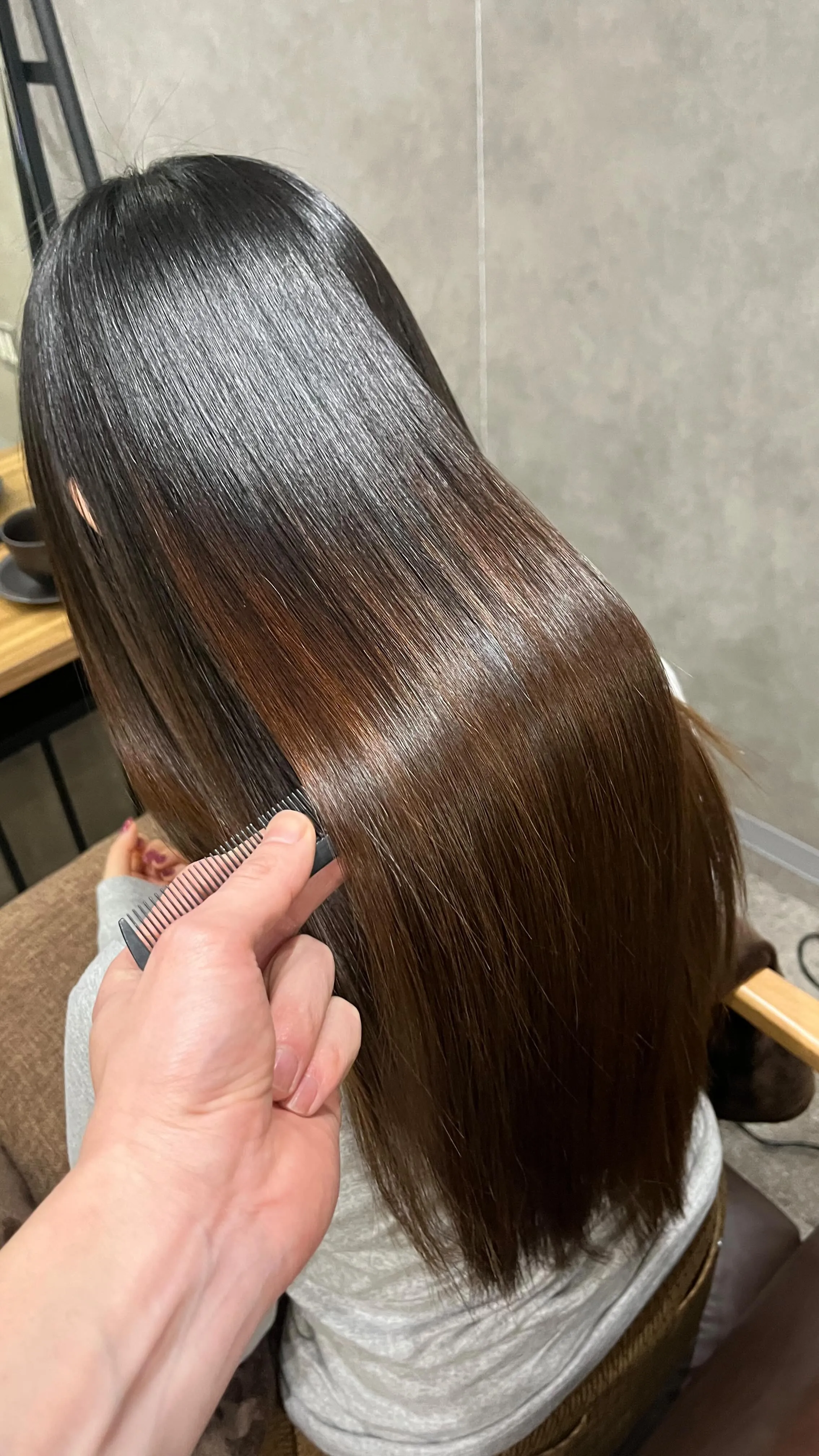 美髪矯正で憧れのツヤ髪に☺︎